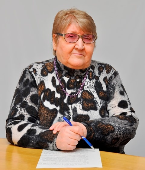 Лариса Петровна Степанова (Катаева)